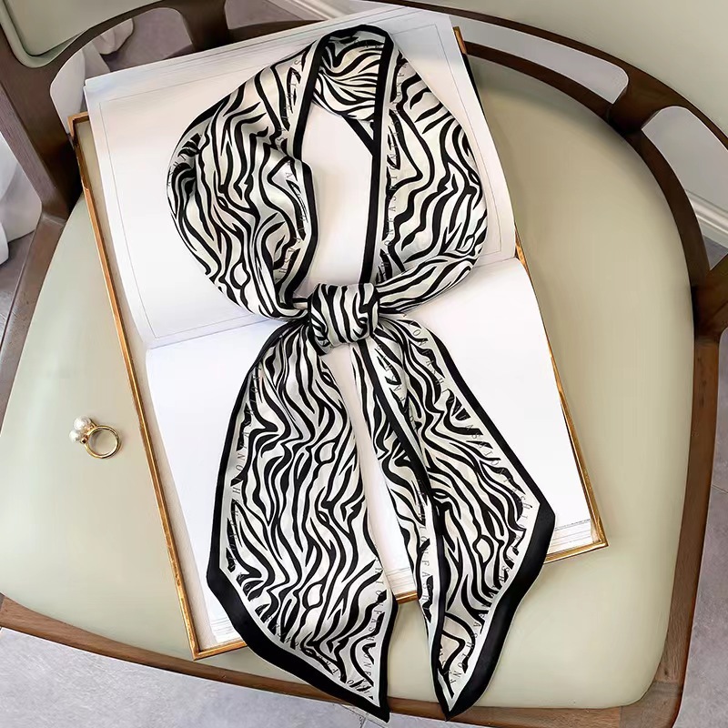 Luxury Bags For Summer - Luxuriöses Seidentuch mit Zebra-Print für Damen,