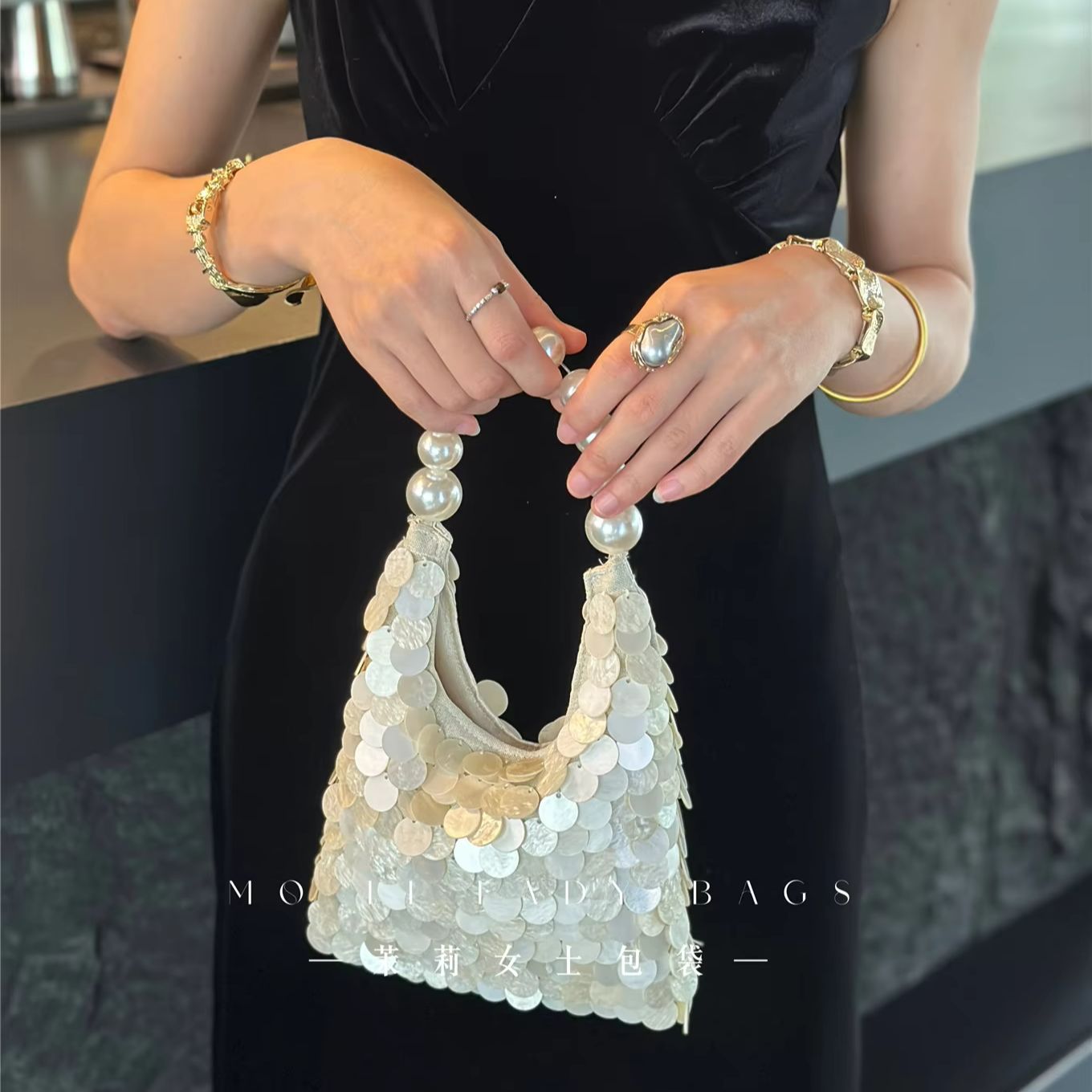 Handgefertigte Muschel-Paillet – Luxury Bags For Summer Bewertung und Preis