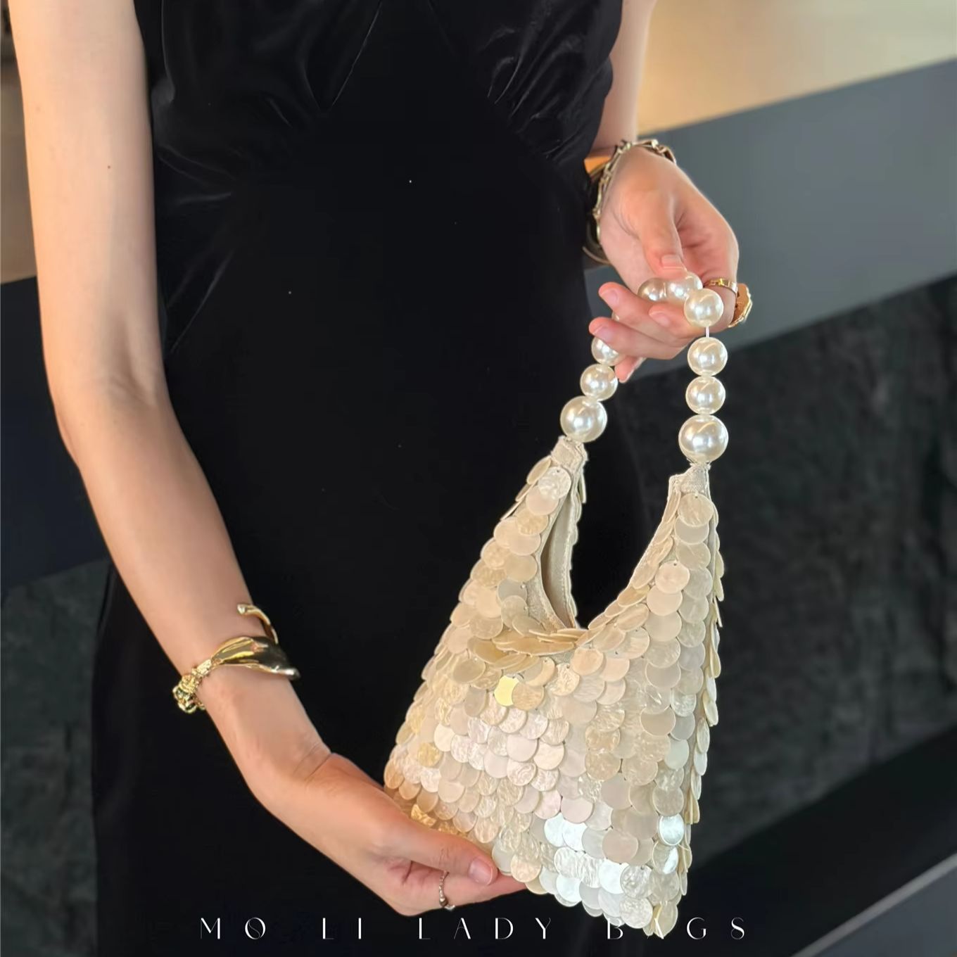 Handgefertigte Muschel-Paillet – Luxury Bags For Summer Bewertung und Preis