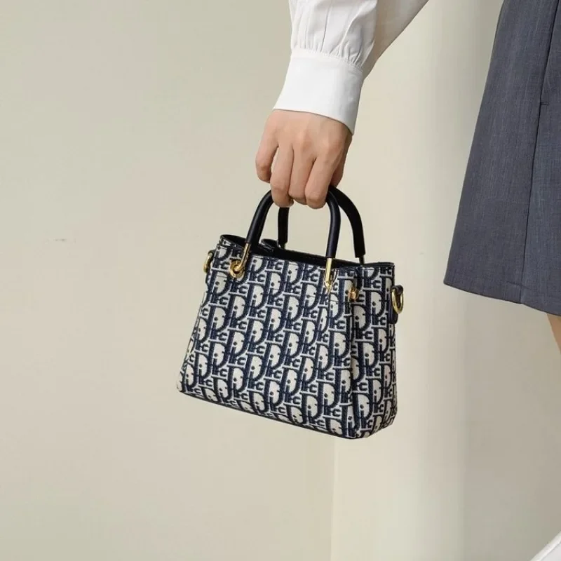 Elegante Damen-Tragetasche aus – Luxury Bags Sale Bewertung und Preis