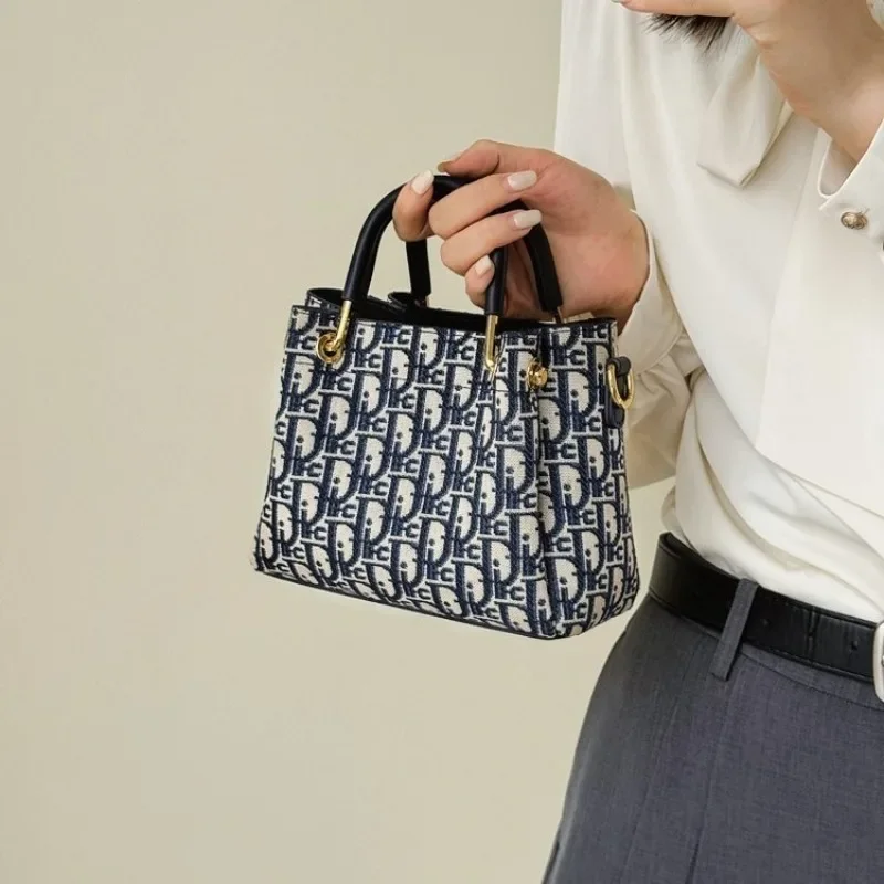 Elegante Damen-Tragetasche aus – Luxury Bags Sale Bewertung und Preis