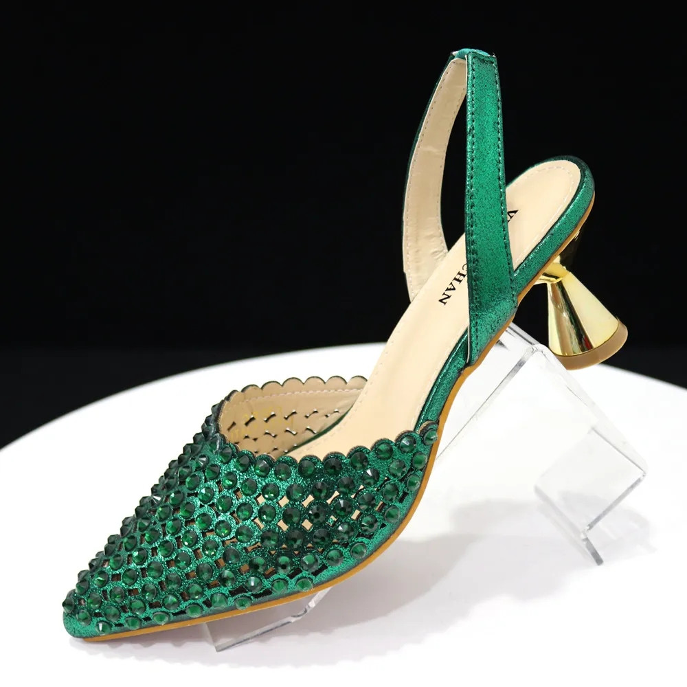 Luxuriöses Grünes Strass-Schuh – Luxury Bags For Summer Bewertung und Preis